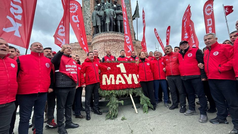 DİSK Taksim Anıtı