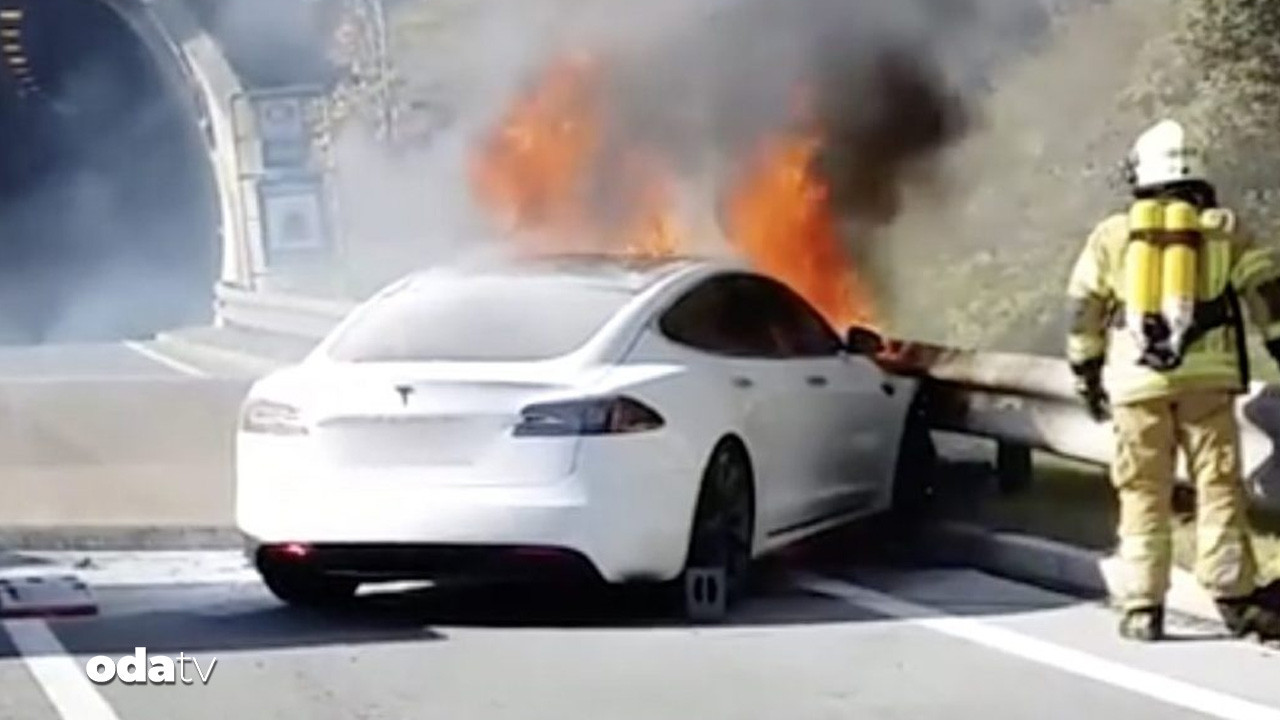 Almanya’da Tesla faciası: Üç kişi yaşamını yitirdi