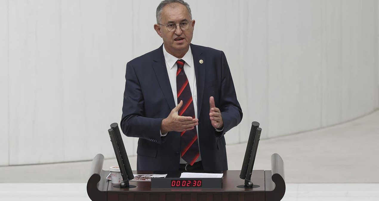 eski chp izmir milletvekili atila sertel gozaltina alindi LYRv8zFR