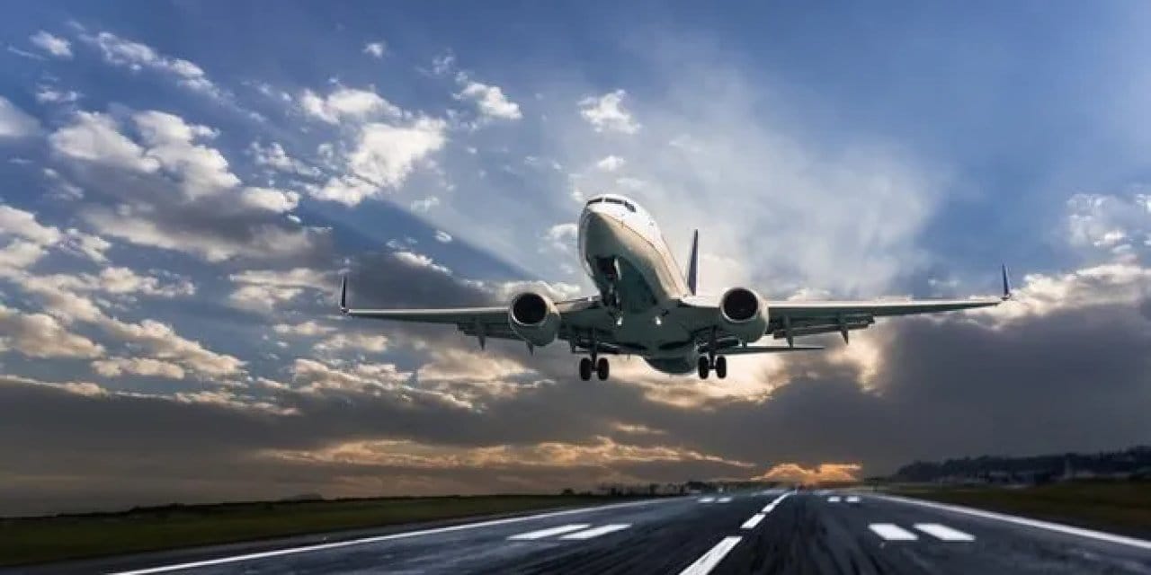 Havalimanlarında siber saldırı krizi sürüyor: Onlarca uçuş rötar yaptı