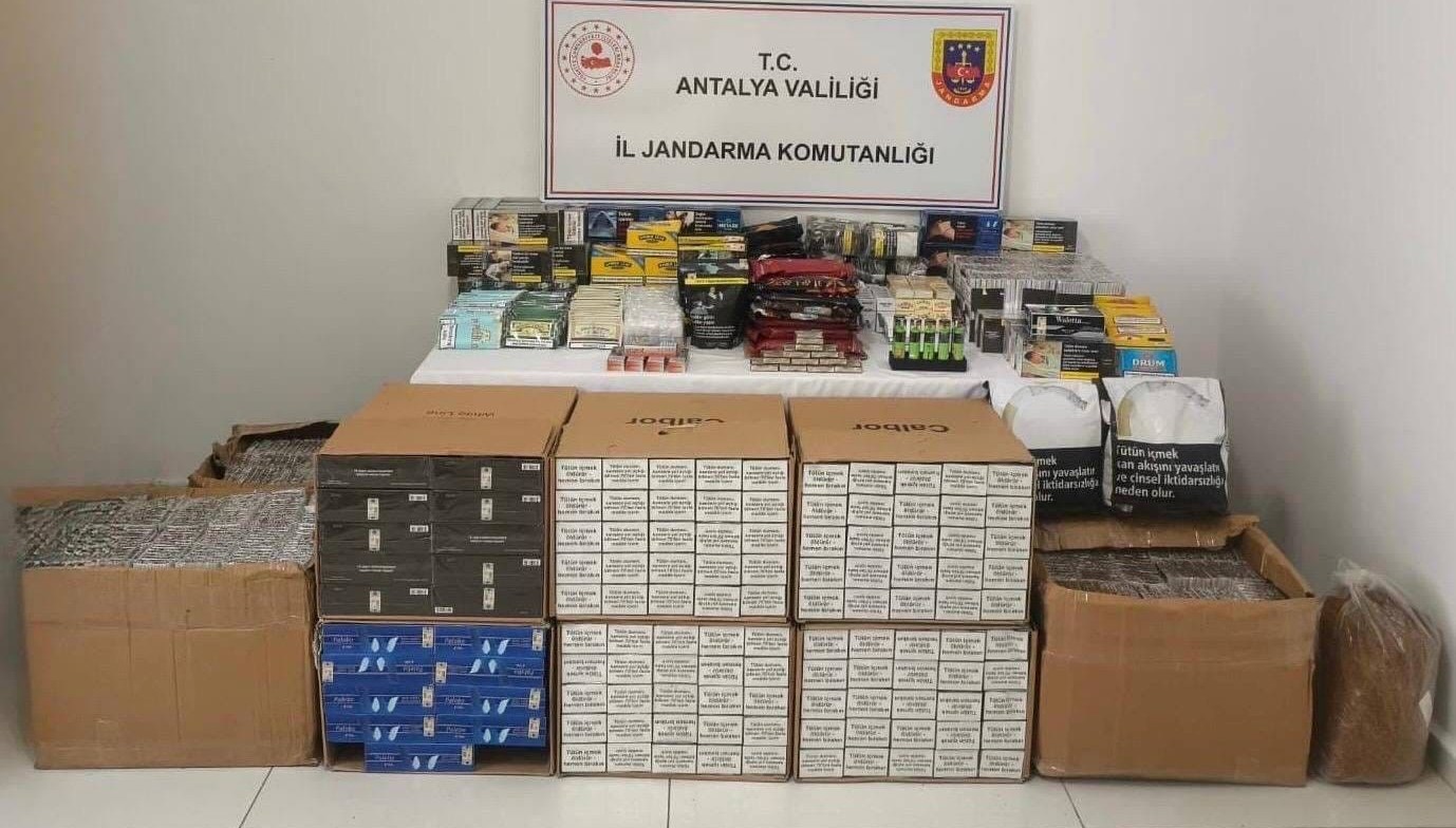 Kaş’ta jandarmadan kaçak sigara operasyonu