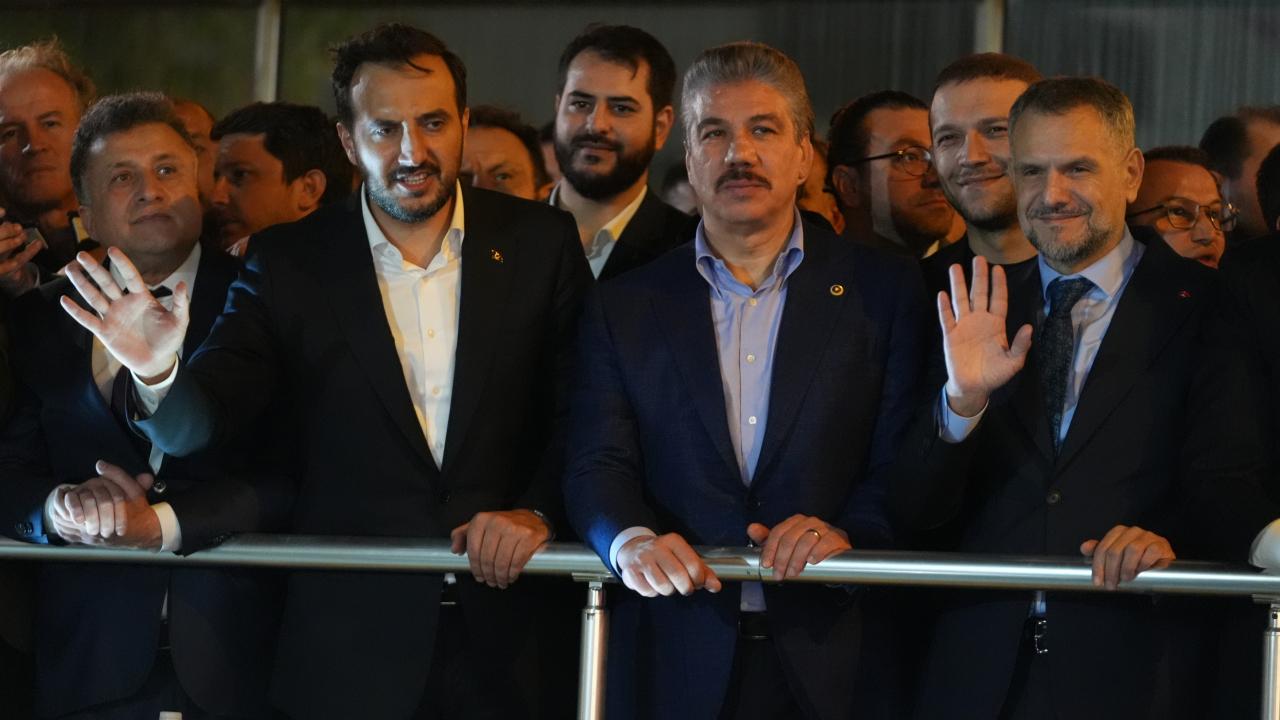 bayrampasada ak partili akin goreve basladi 8Qrtphrj.jpg