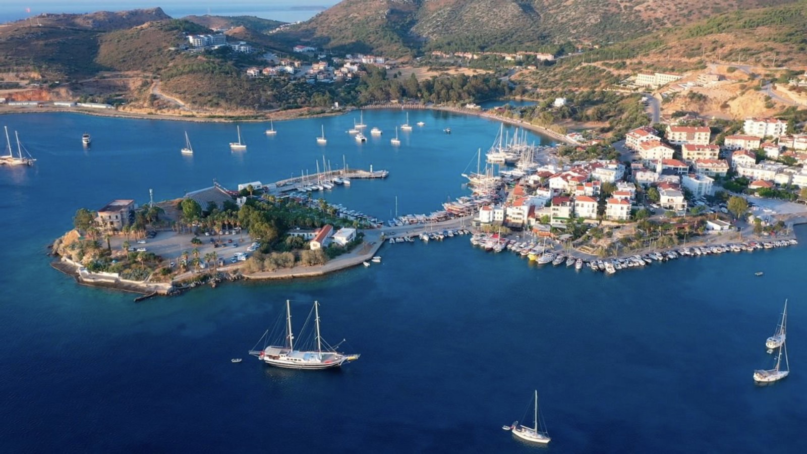 CHP’li Özcan, Datça İskelesi’ne el konulma girişimini TBMM’ye taşıdı