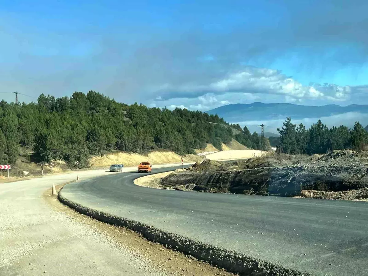 Kütahya’da Tavşanlı-Domaniç Devlet Yolu Çalışmaları Hızla Devam Ediyor