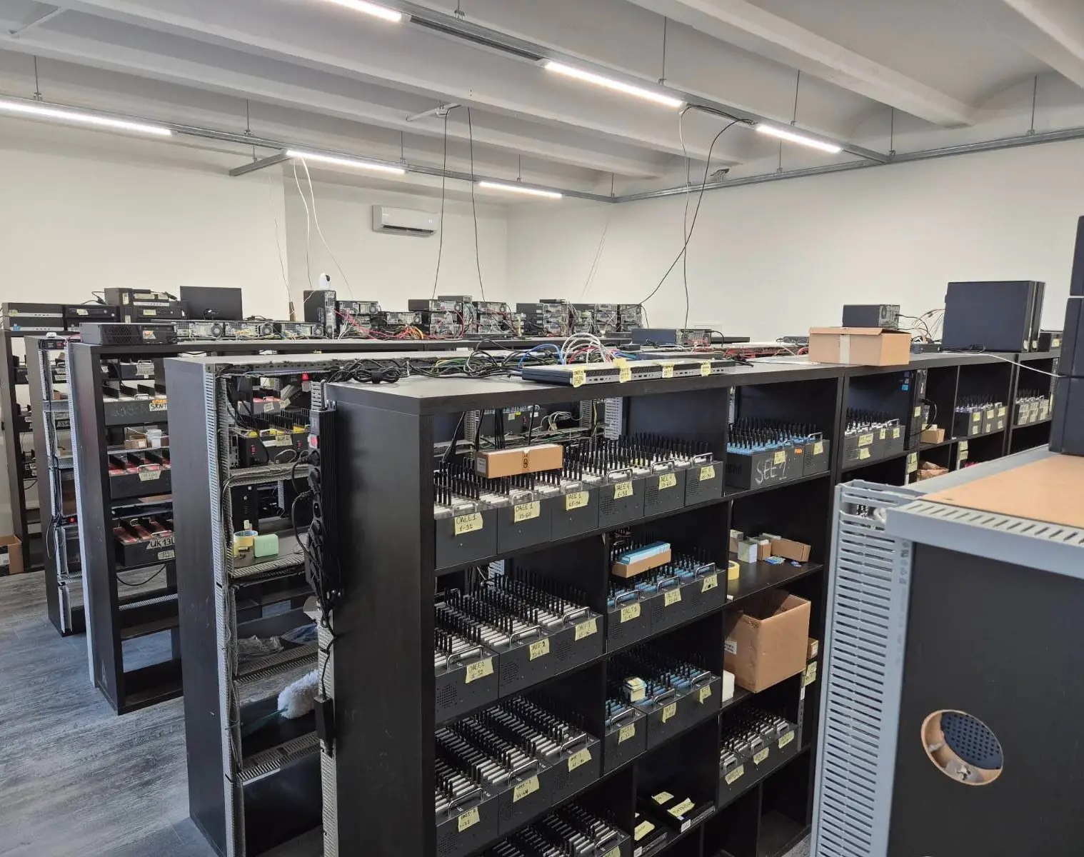 Önce ABD şimdi Letonya: SIM kart dolandırıcılığına küresel darbe