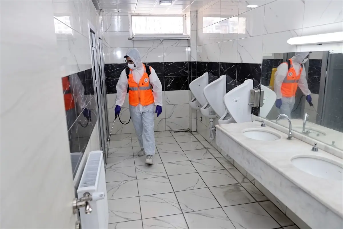 Talas Belediyesi’nden Okullara Dezenfeksiyon Çalışması