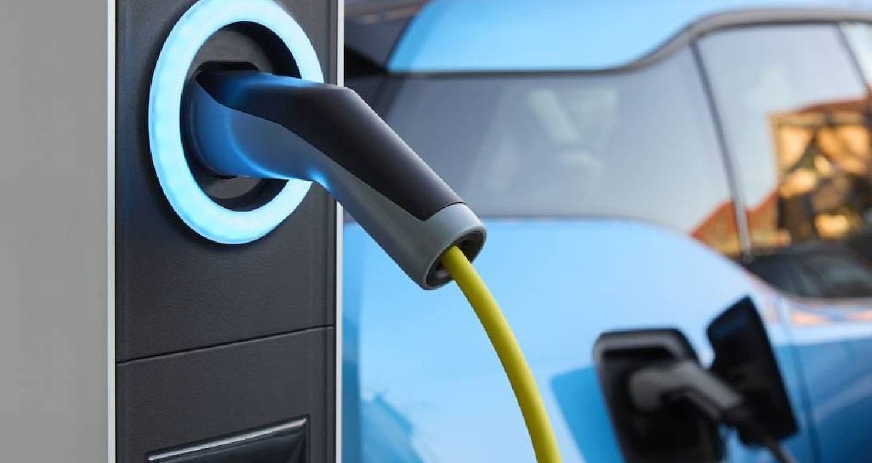 Tek şarjla 1205 km yol gitti: Elektrikli araçlarda rekor kırdı