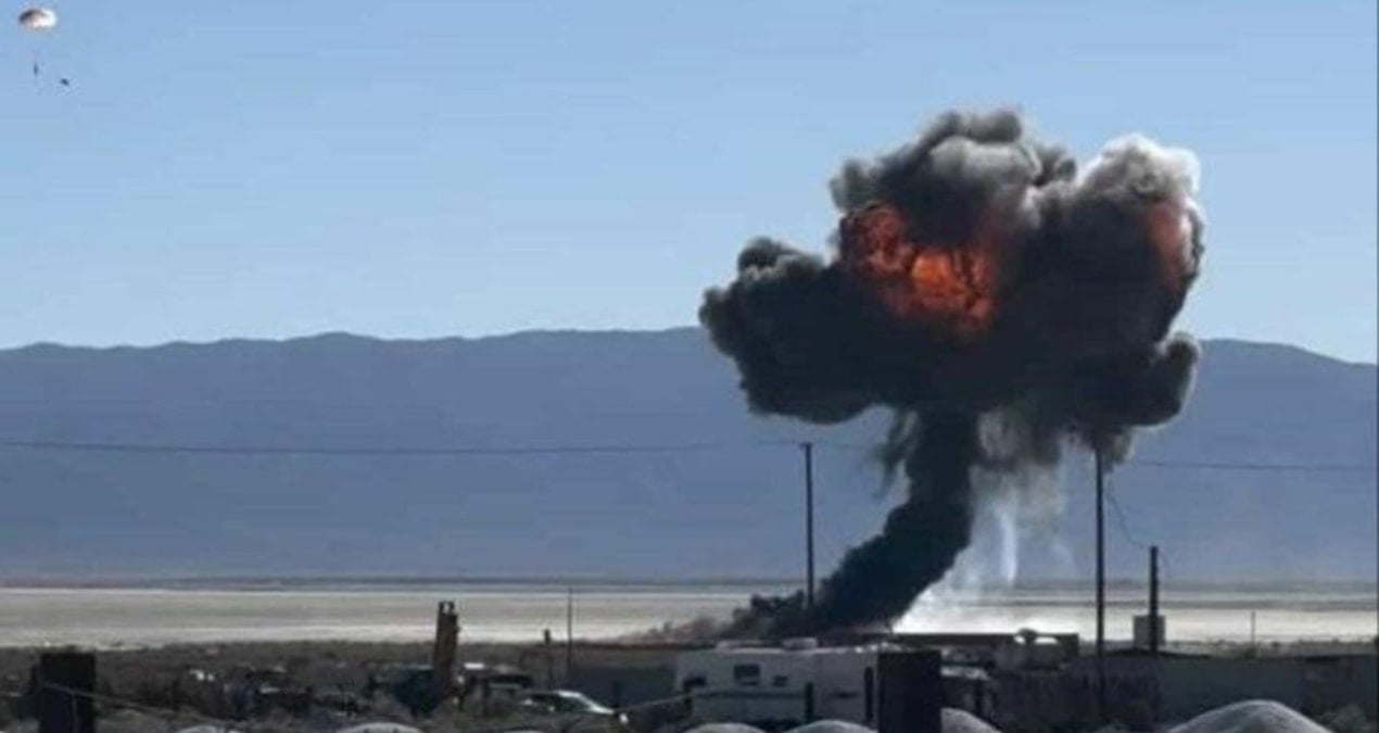 ABD’de F-16 yere çakıldı: Patlama anı kamerada