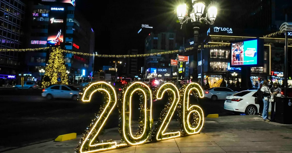 Başkentte yılbaşı coşkusu Kızılay Meydanı’nda