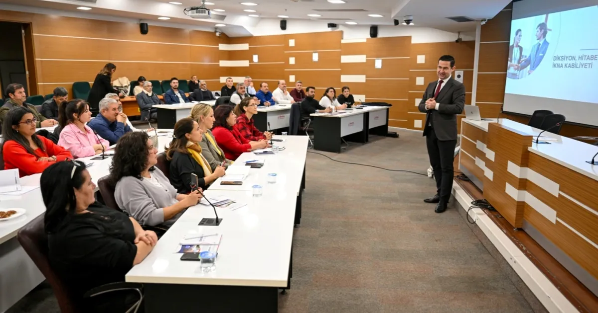 İzmir’de Bornova Muhtarlar Akademisi başladı