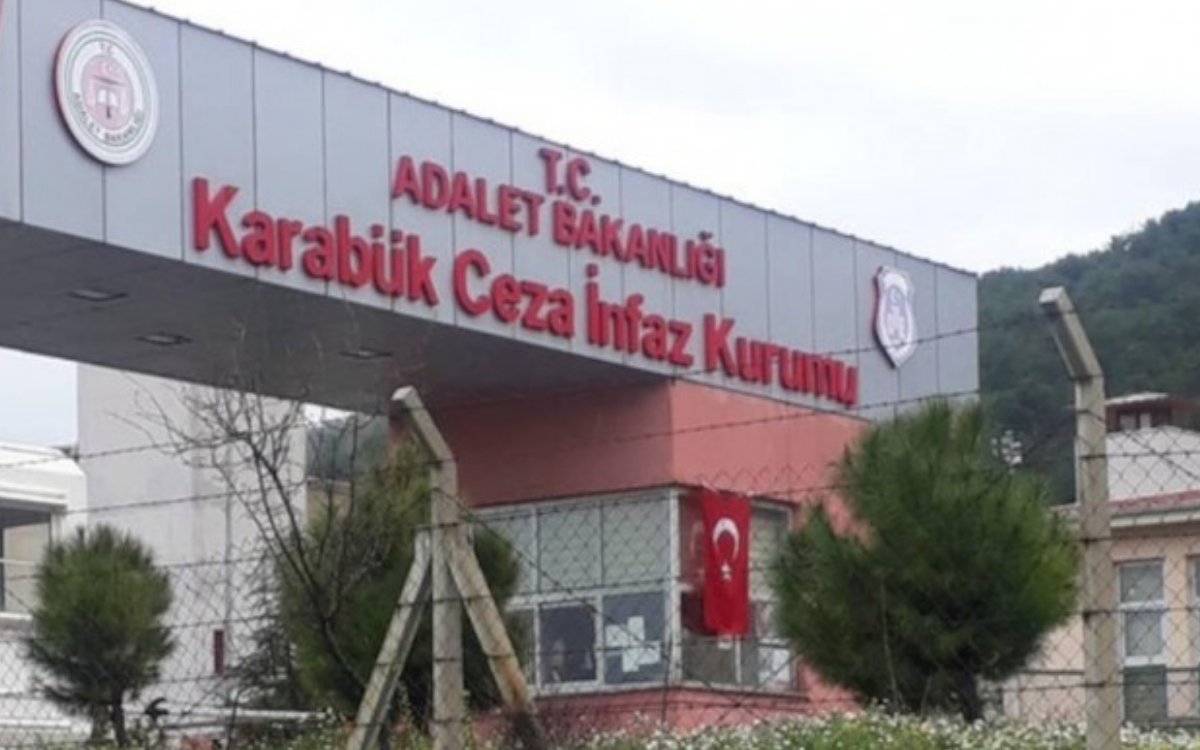 'Disiplin cezası almamak' örgütsel tavır sayıldı: Alkoç'un tahliyesi 6. kez engellendi