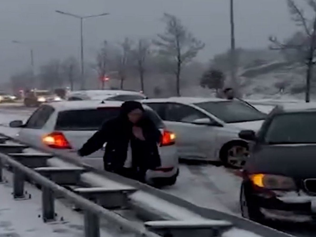 İstanbul’da kar kazaları kameralara yansıdı
