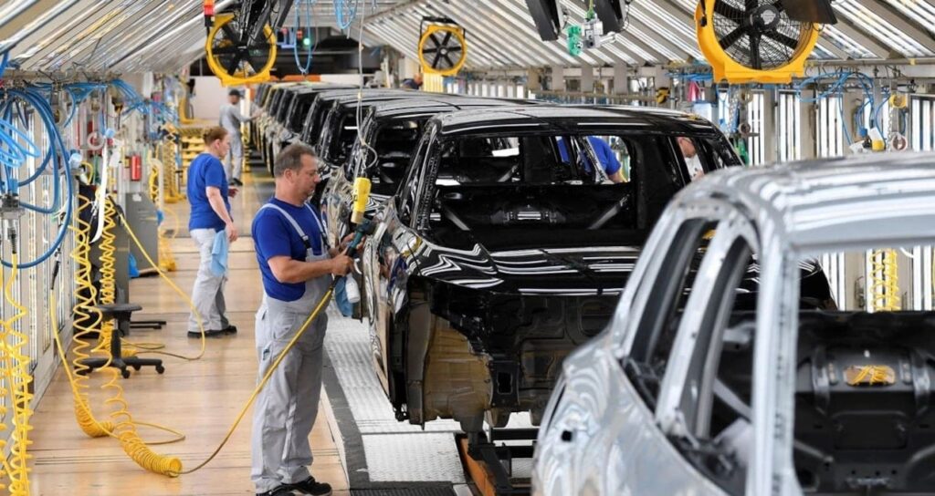 otomotiv-devi-kuzey-amerika-icin-avrupayi-harcadi-fabrikalarda-uretimi-dusurecek-eYL1WMAV