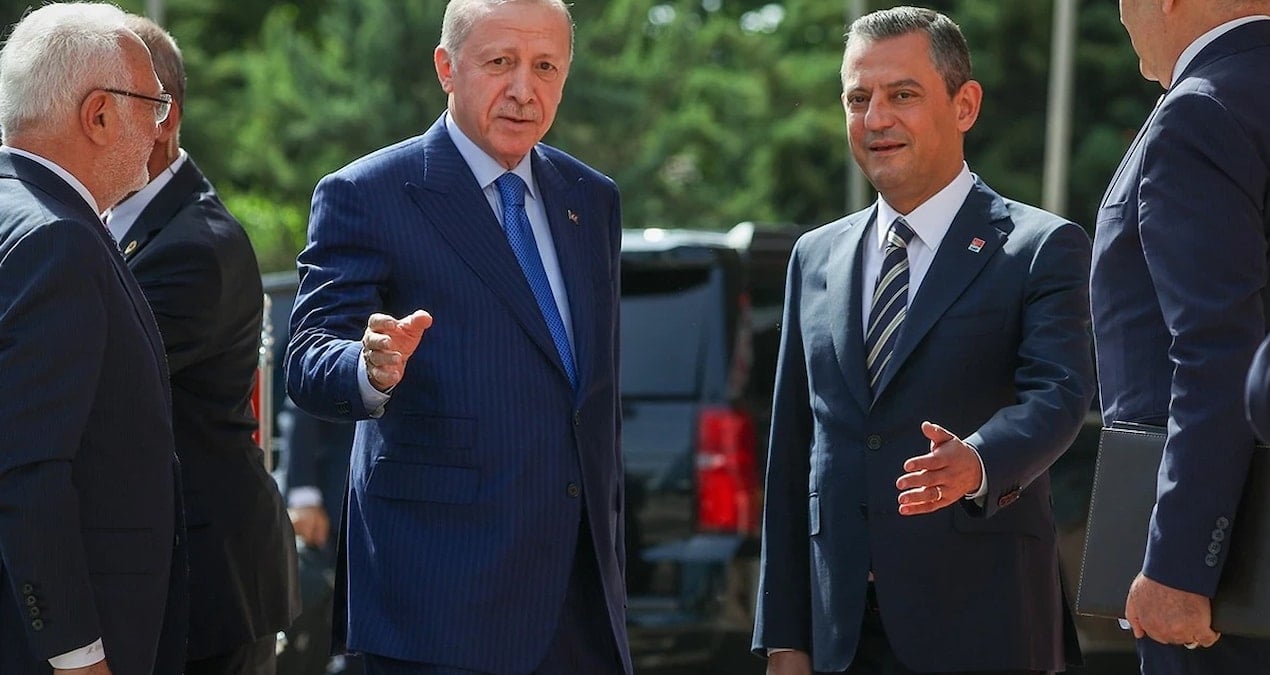 Siyasette Şok Etki Yaratan İki Yeni Anket Sonucu