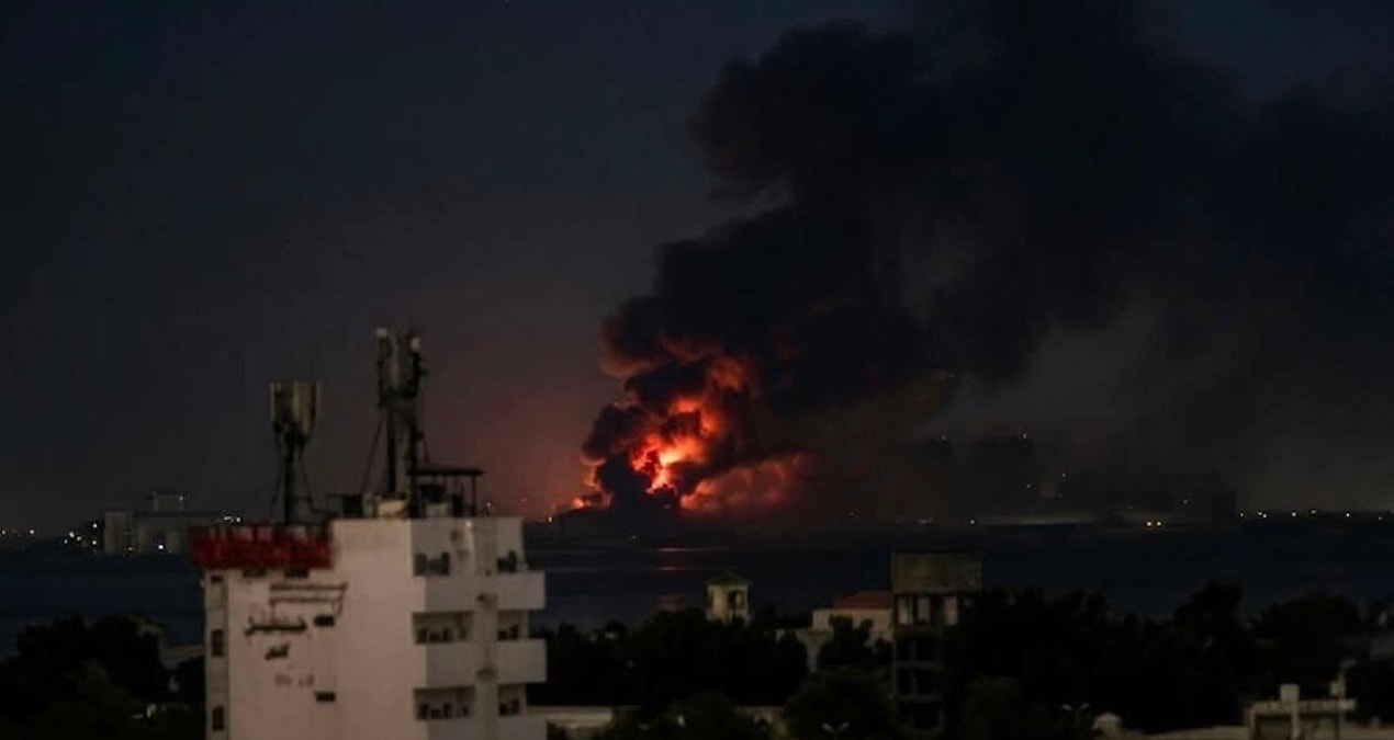 Yemen’in Hudeyde limanı vuruldu Haber gorseli