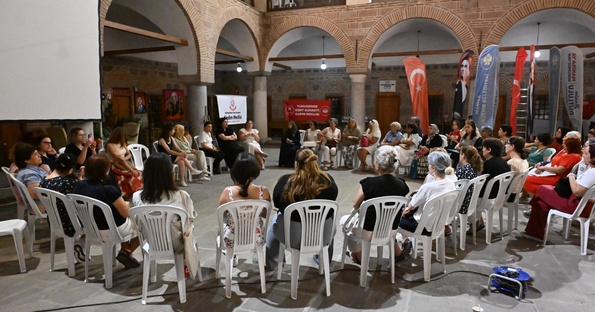Manisali sinemaseverler toz bezi filminde bulustu adIwybLd